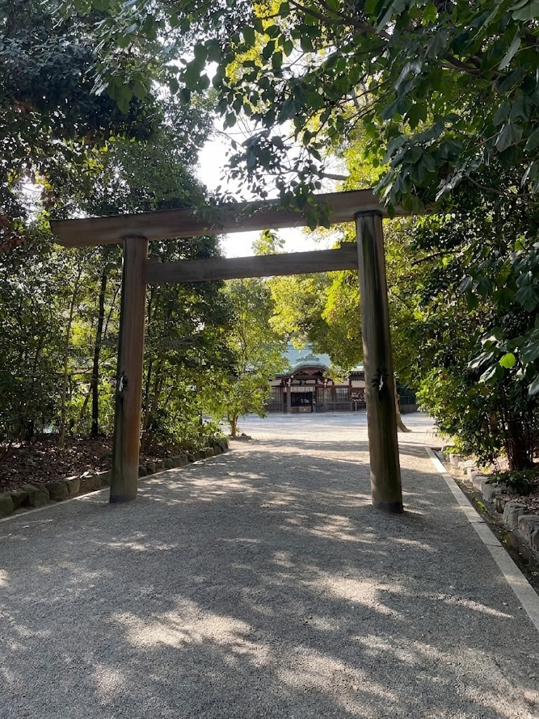 Betsugu Hakkengu Shrine - Torii Gate